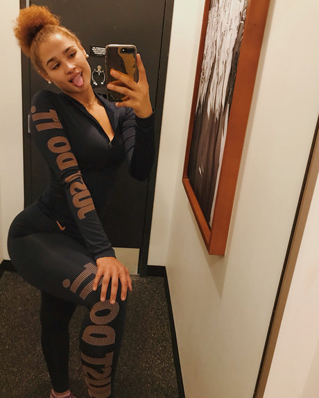 Janae Girard モデル アーカイブ
