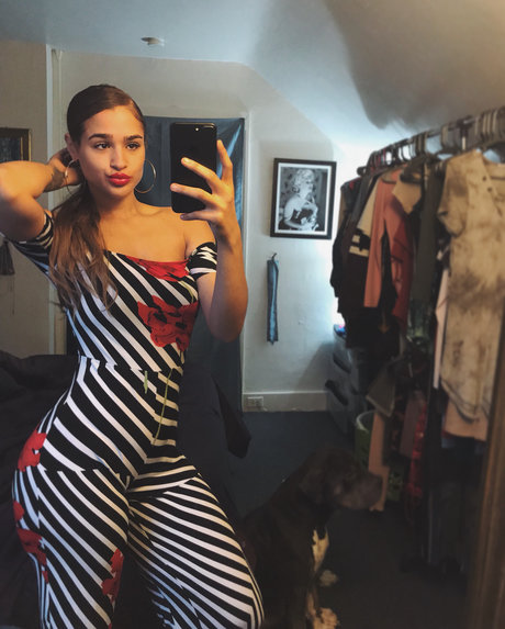 Janae Girard 美しいモデル 写真