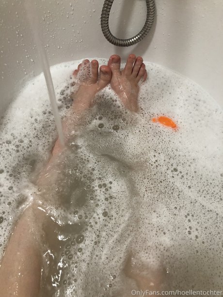 小柄なトゥインクOnlyFans ヌード 写真