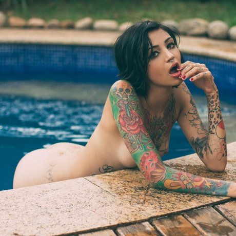 Ana Buhr Buldrini セクシーモデル 画像