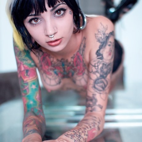Ana Buhr Buldrini スター 裸 写真