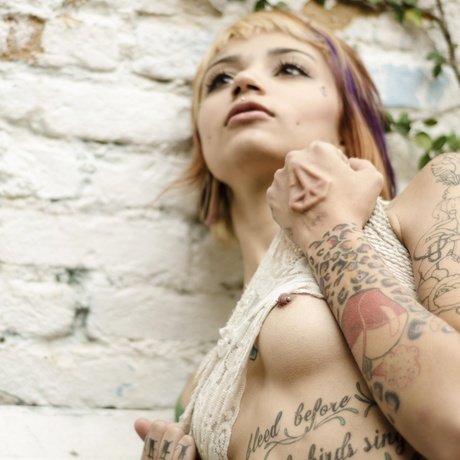 Ana Buhr Buldrini ポルノスター 無料 写真
