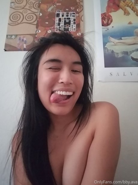 Ava Tran 高品質スター 写真