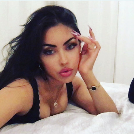 Alinaswanxo 可愛いモデル 画像
