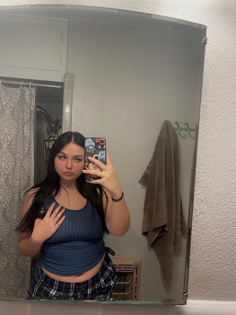 Cherrybae top profile image