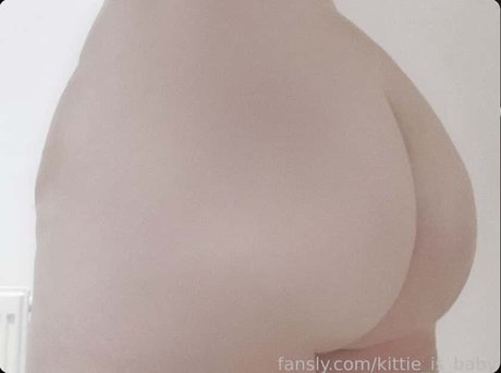 Kittie is baby 裸のスター 画像