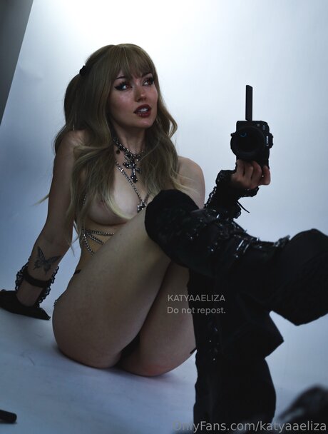Katyaaeliza エロティック女優 写真