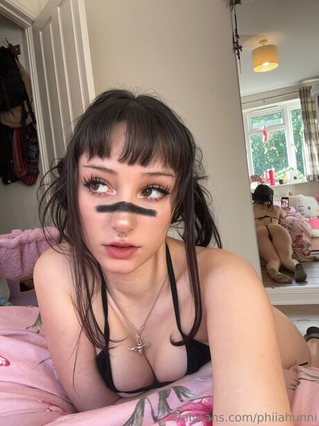 Phiiahunni かわいいモデル 写真