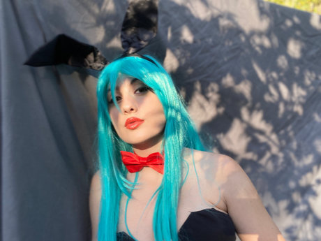 小柄なBBC OnlyFans 美しいヌード 写真