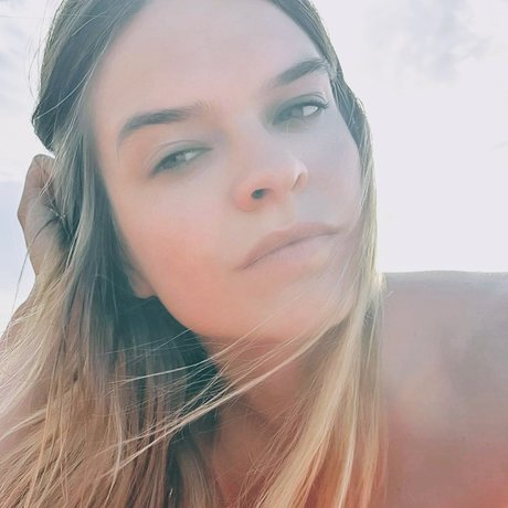 Cherryflowerxxx Miley ポルノスター ヌード 画像