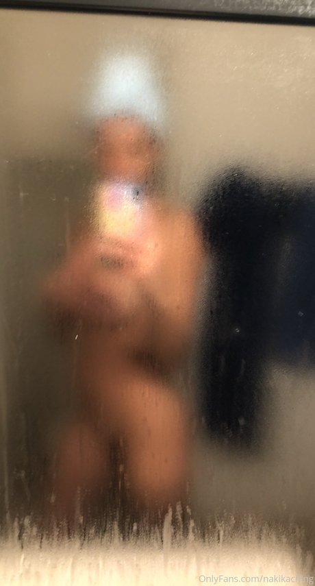 Naki Kaching 完璧なスター 画像