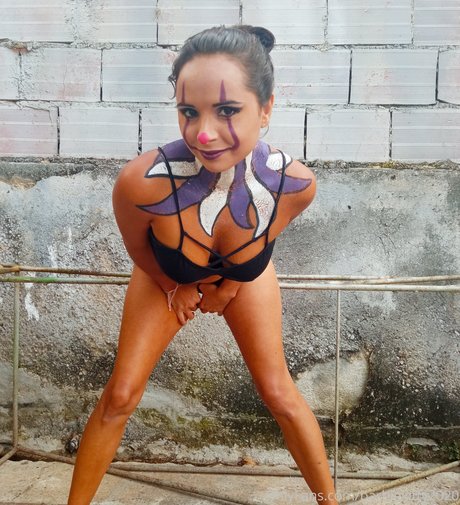 Barbara Savelli スター ヌード 写真