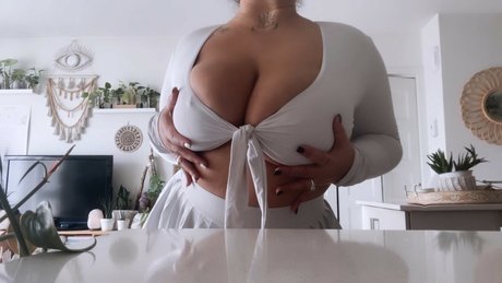 Mimiko Divine ホット女優 写真