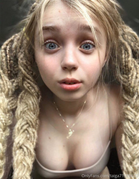 Ta1ga 美しい女優 写真