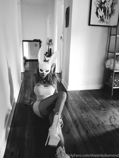 Goddess dollyd セクシーなポルノスター ギャラリー