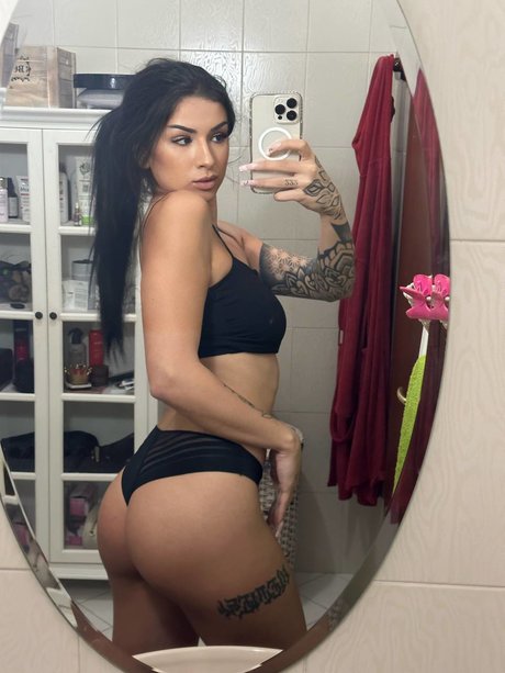 Valentina Pace 高品質スター アーカイブ