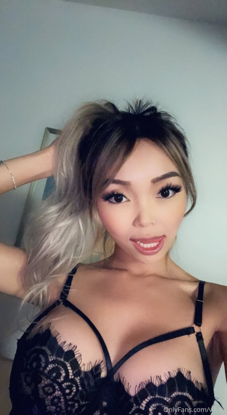 V Boo Itsyvicky エロティックなスター 写真