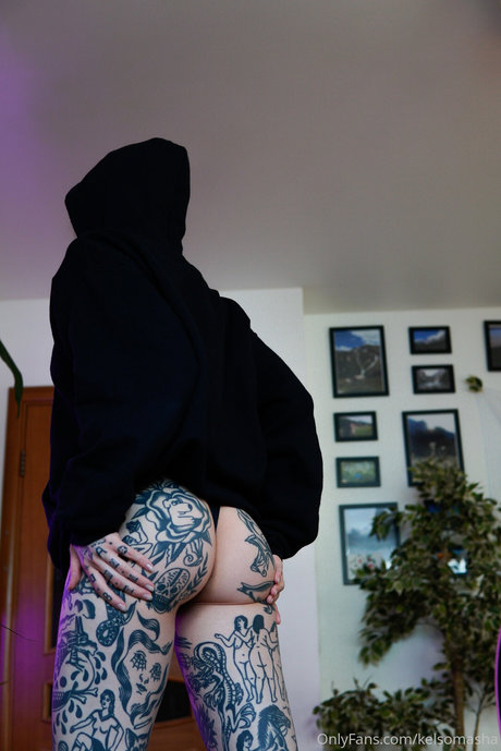 女性インフルエンサーOnlyFans ホットセクシー 写真