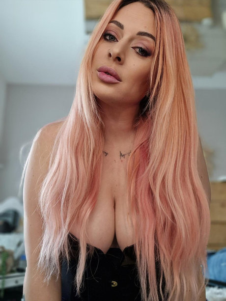 Giulia piana エロティックなスター アーカイブ