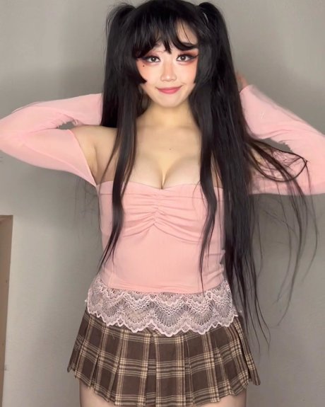 Mooncak eva  ポルノスター 写真
