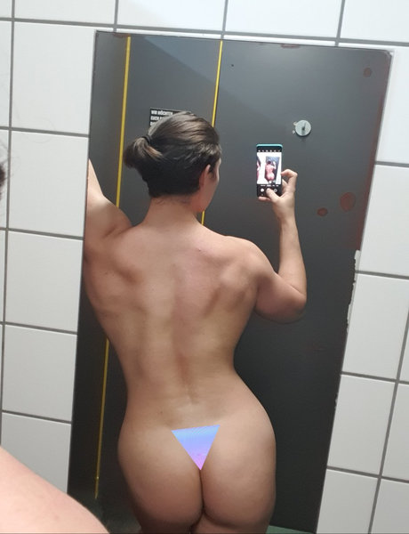 Vladislava Galagan HD女優 アーカイブ