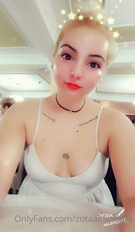 zotaalexandra 裸のモデル 写真