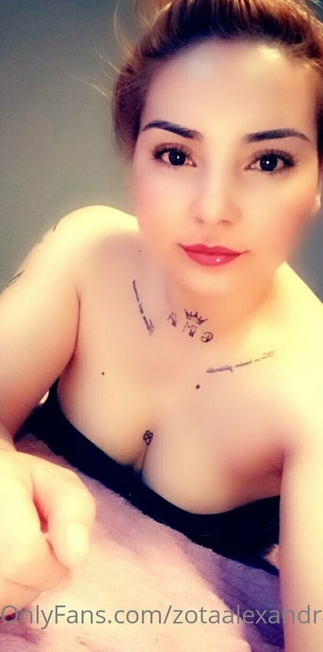 zotaalexandra top profile image