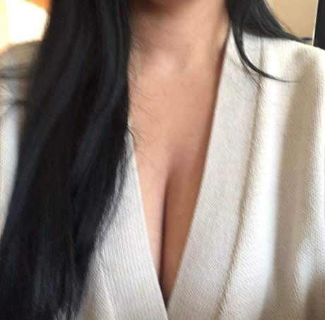 Alva Alvares ポルノスター 画像