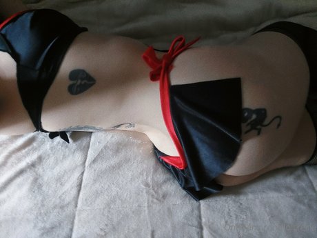 Lolcrecia ポルノスター ヌード 写真