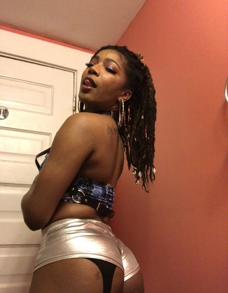 ZynahBear 独占女優 写真