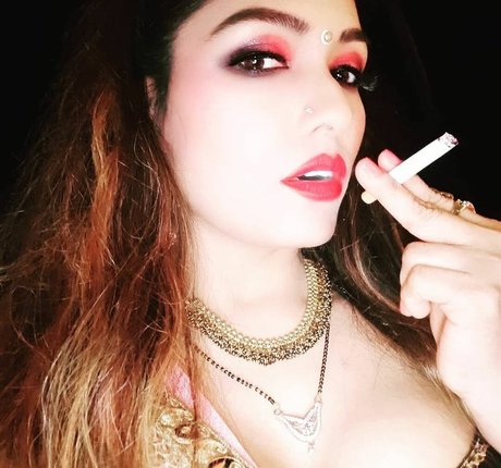 Zoya Rathore 美しい女優 写真