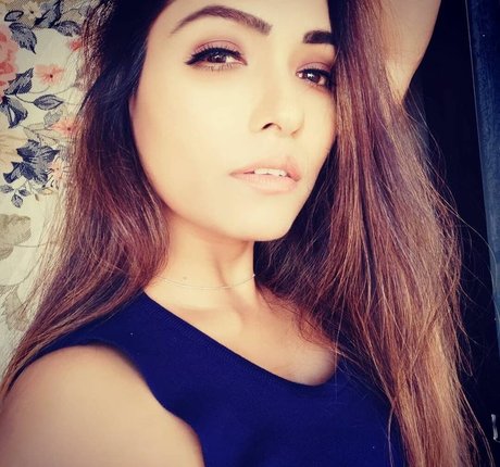 Zoya Rathore 可愛い女優 ギャラリー