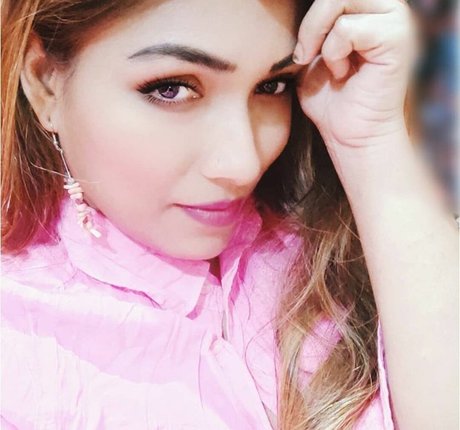 Zoya Rathore 素敵な女優 画像