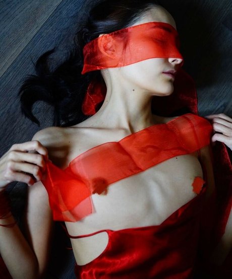 Zukhra Galina 美しいポルノスター 画像