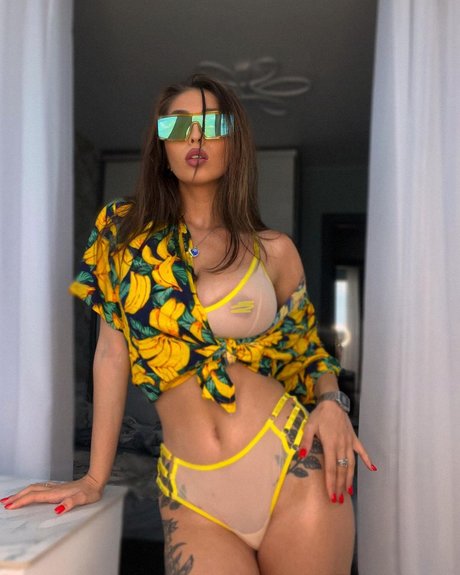 レズビアンの指入れOnlyFans 無料ポルノ 画像