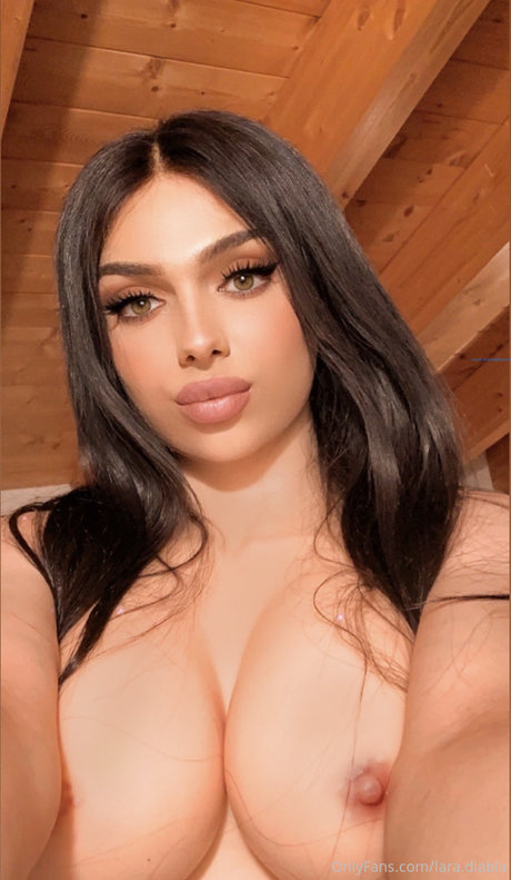 Lara Diabla ヌードモデル 写真