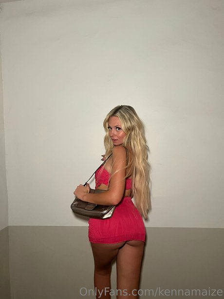Kennamaize Kenna ポルノスター ヌード 写真