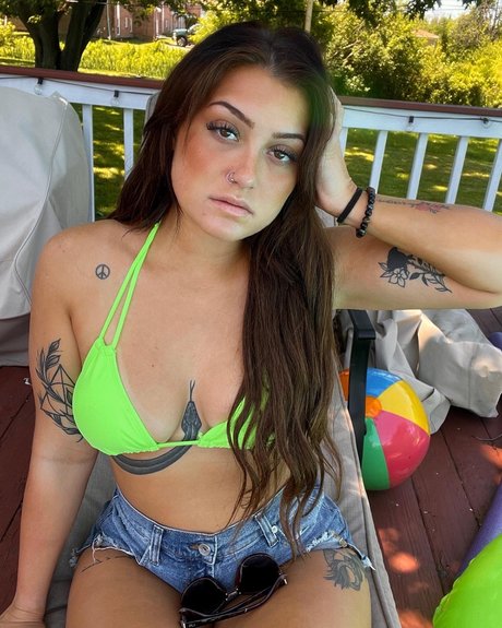 Alyssa Jeacoma ヌード女優 写真
