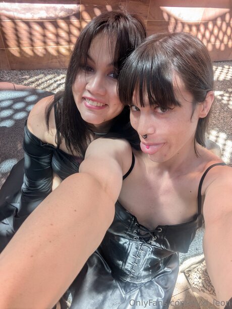 Nyxi Leon xxx女優 写真