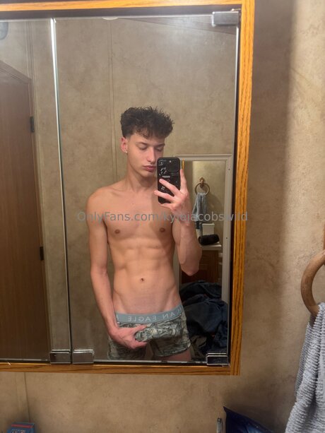 Kylejacobswild ホットなポルノスター 写真