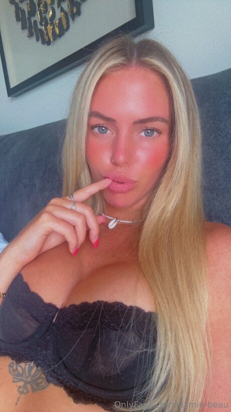 Jazmin Beau アダルトモデル 画像