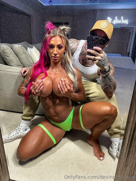 Devin Physique セクシー女優 写真