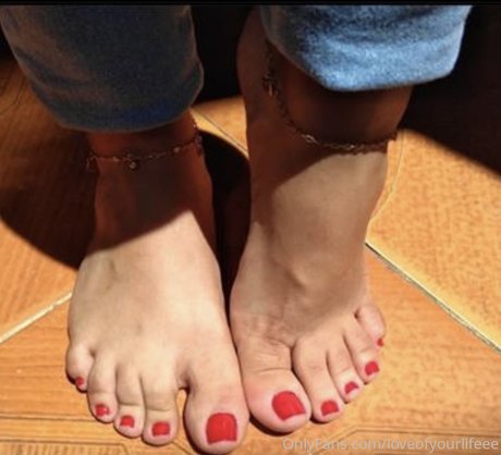 Jovana Radisavljevic ポルノスター 裸 写真