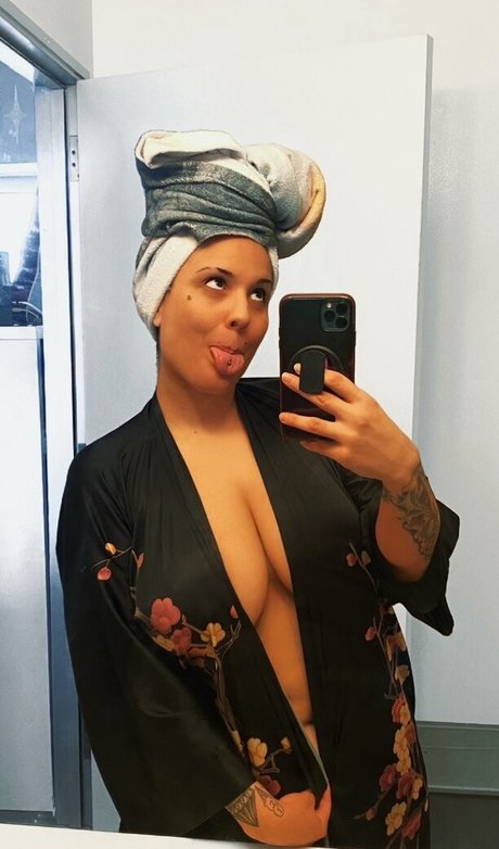 Zombiunicorn 美しいモデル 写真