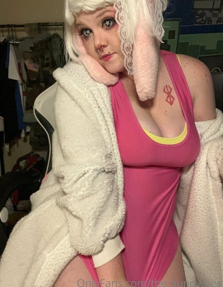 zomcel 裸のポルノスター 写真