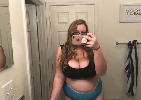 zoeykatexo2 ポルノモデル 画像