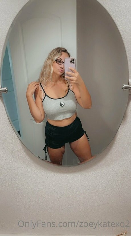 zoeykatexo2 ホットなモデル 写真