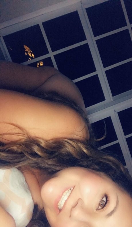 zoeykatexo2 ポルノスター 写真