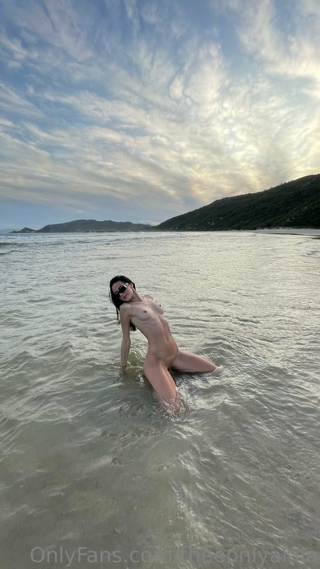 Alaiarosee Theeonlyalaia 美しいスター 写真