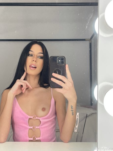 Alaiarosee Theeonlyalaia 高品質のポルノスター 写真